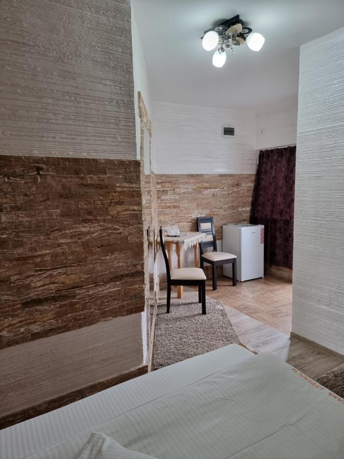 Casa Lipianu Hotel Târgu Jiu Cameră foto
