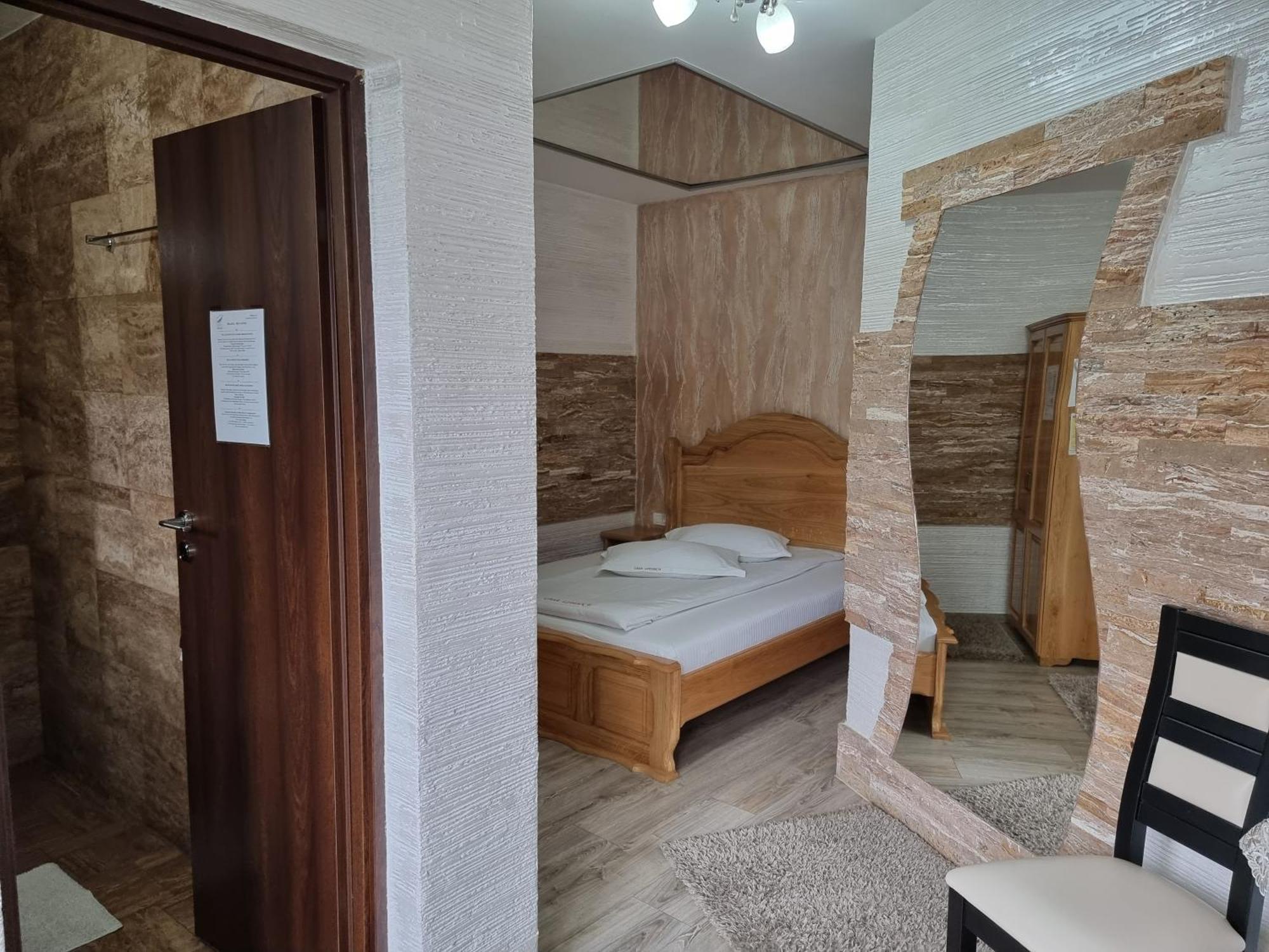 Casa Lipianu Hotel Târgu Jiu Cameră foto