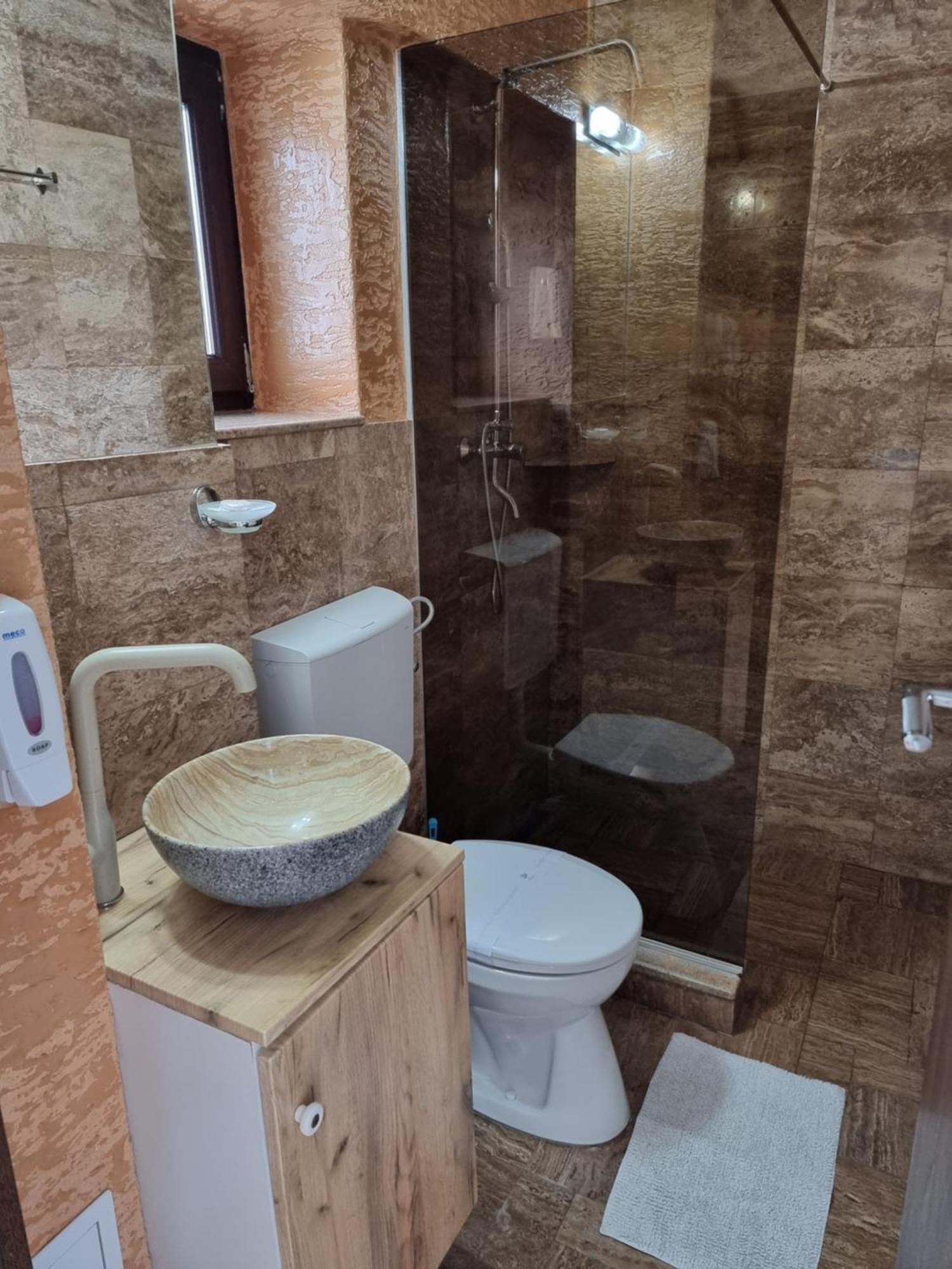 Casa Lipianu Hotel Târgu Jiu Cameră foto