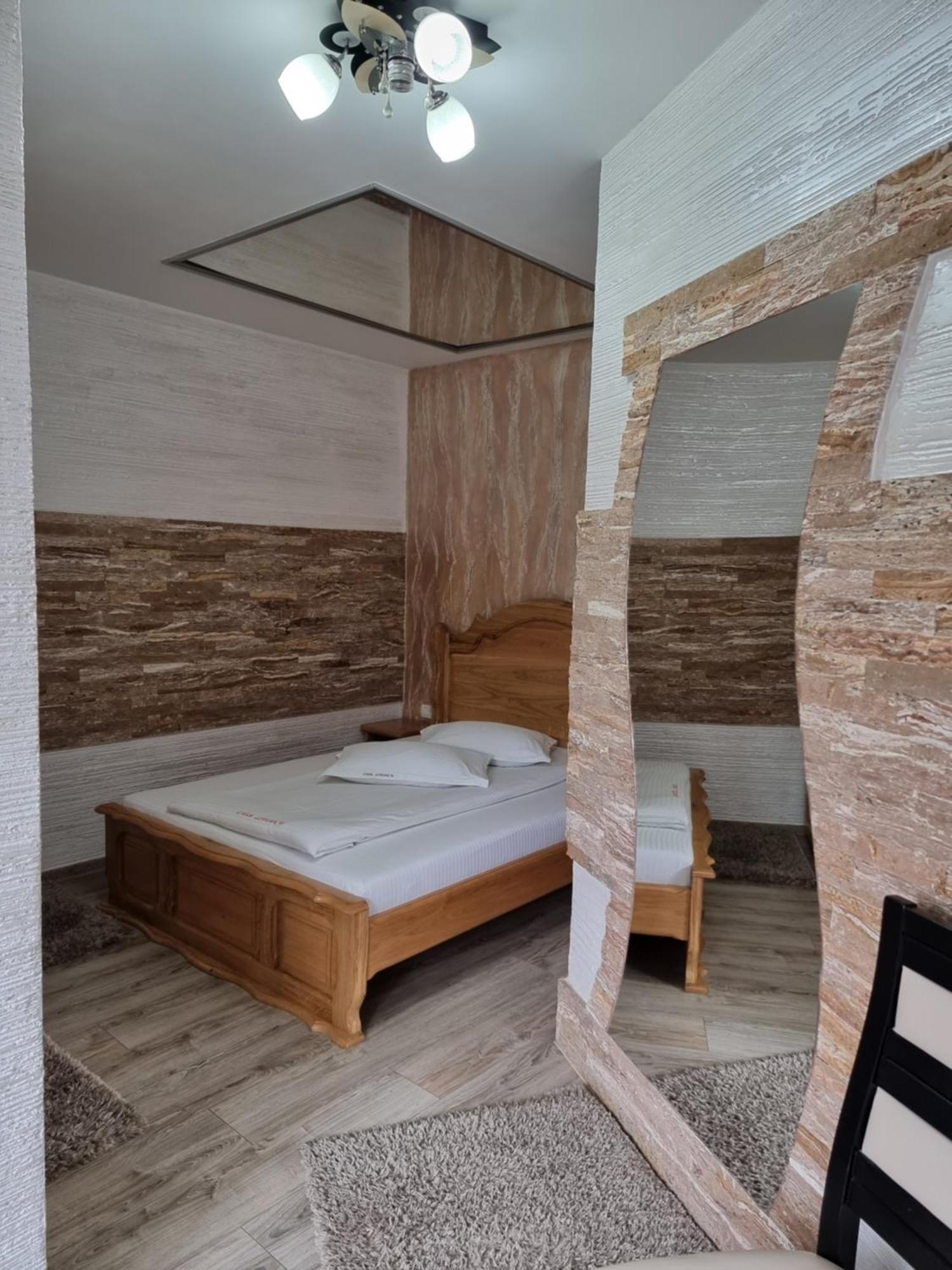 Casa Lipianu Hotel Târgu Jiu Cameră foto